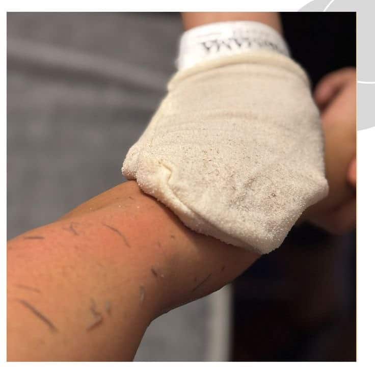 ضرر الفرك بقوه عند القيام بالحمام المغربي 